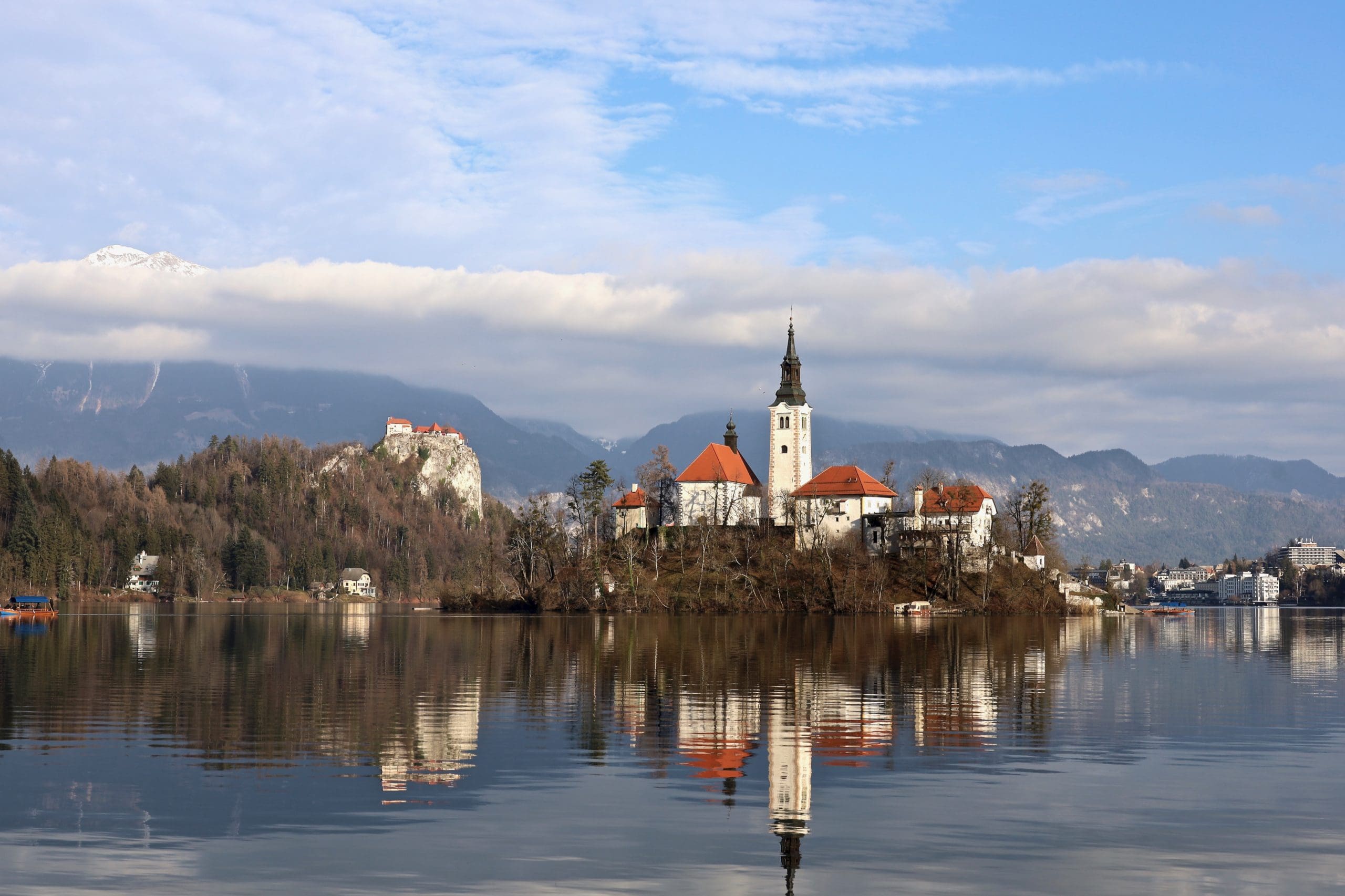 Fish Le Bled Walk from Lesce-Bled Train Station to Lake Bled: Distance & Time