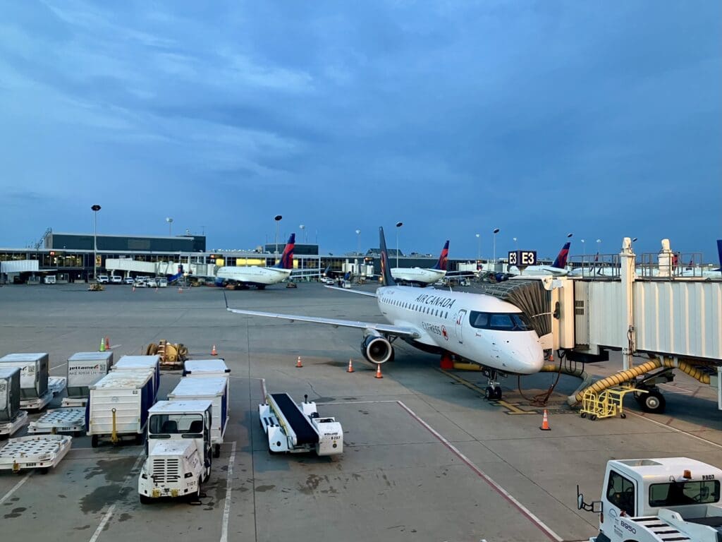 Air Canada Jazz E-175 at Minneapolis International Airport