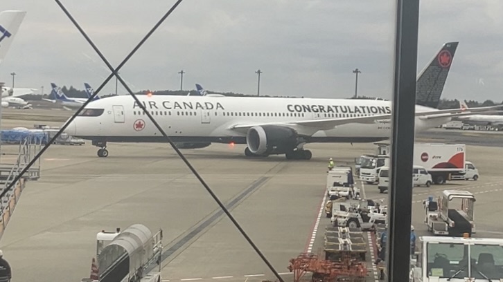 Air Canada 777-300 at Tokyo Narita
