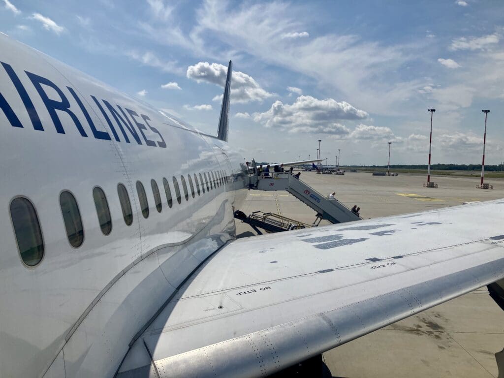 LOT Polish is One of My Favorite Airlines