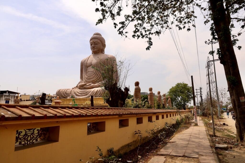 The Great Buddha Statue with Buddha's First Five Followers