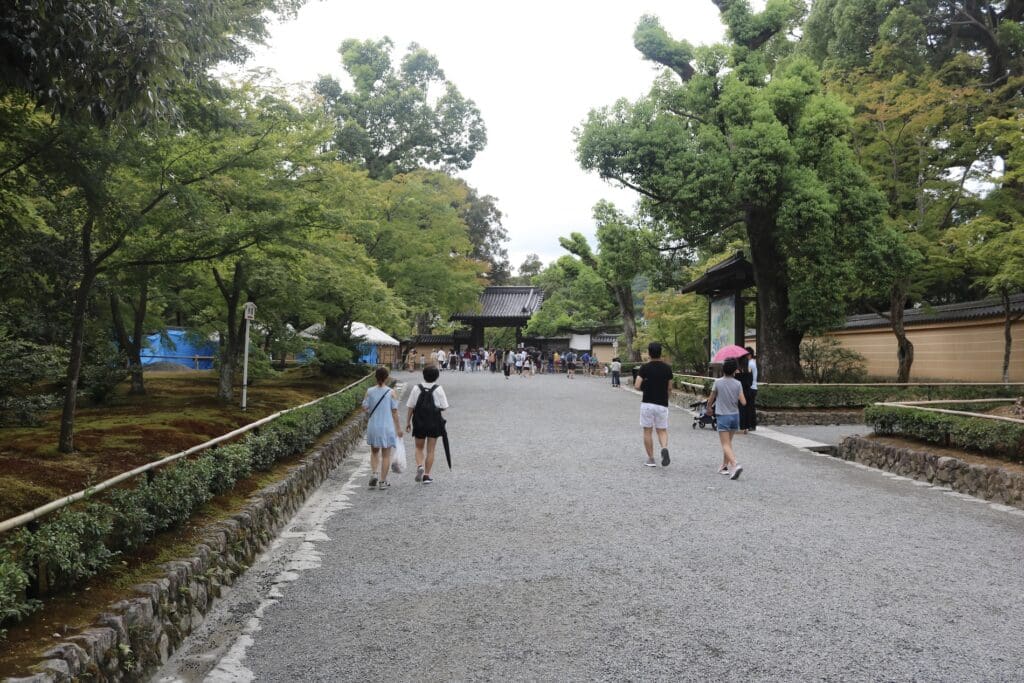Sanjūsangen-dō Temple Grounds