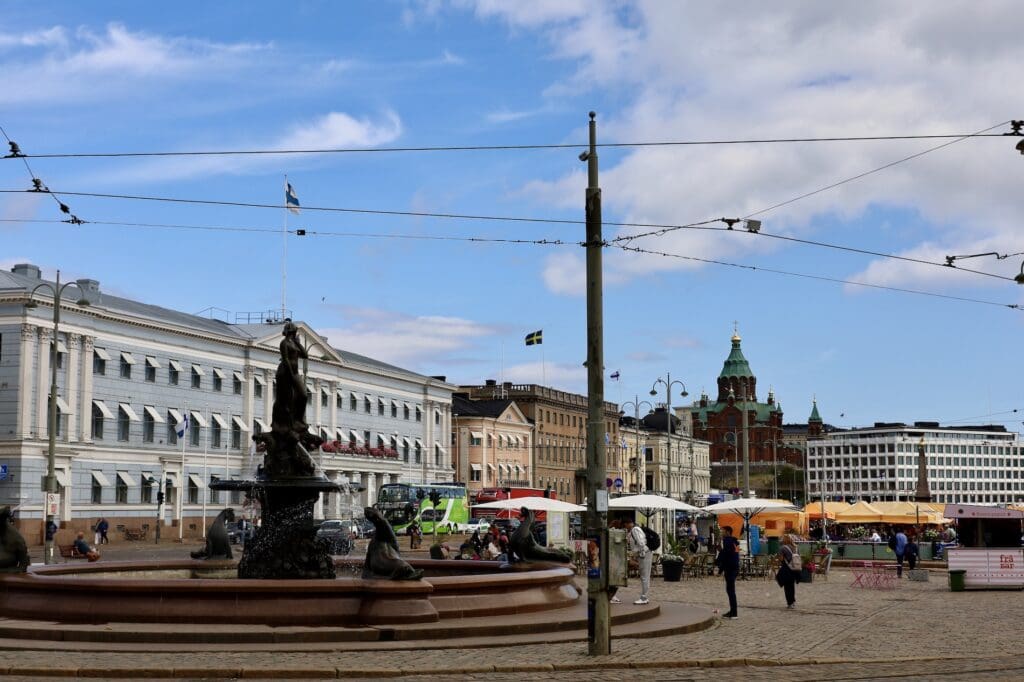 Havis Amanda and Market Square