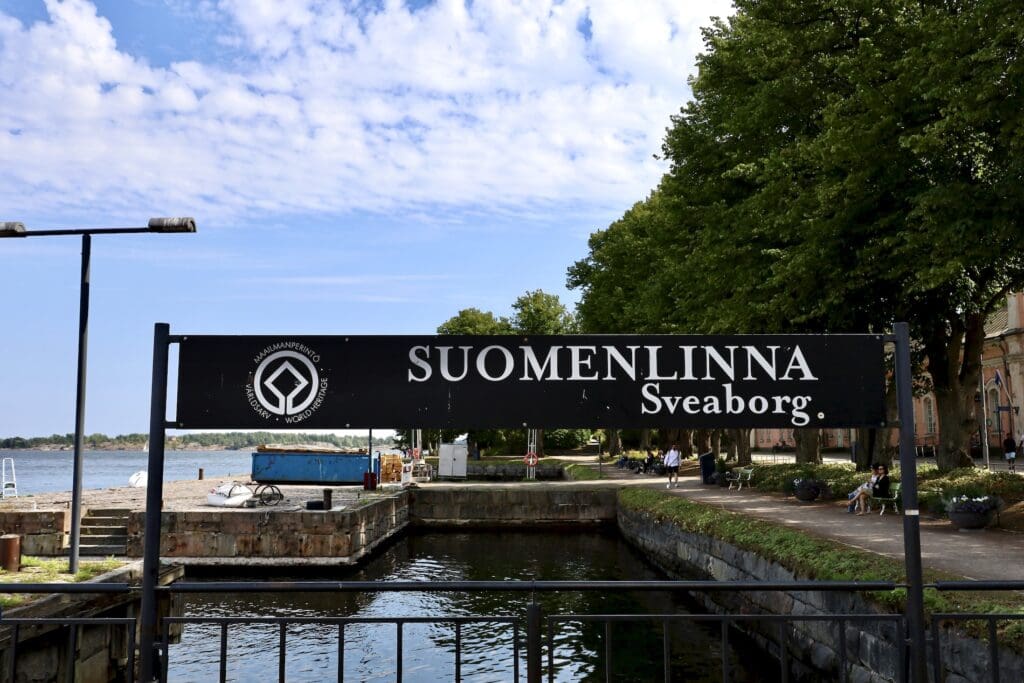 Suomenlinna Sign